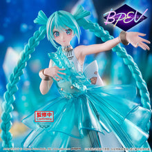 Figura Hatsune Miku Banpresto Evolve Clearluxe - Hatsune Miku EmeraldGem