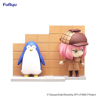 Figura  Furyu Spy x Family Anya Forger y pingüino