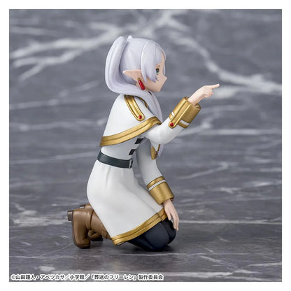 FIGURA PM PERCHING FRIEREN POKING SOMETHING