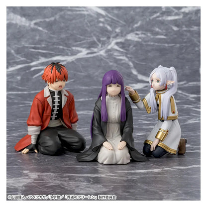 FIGURA PM PERCHING FRIEREN POKING SOMETHING