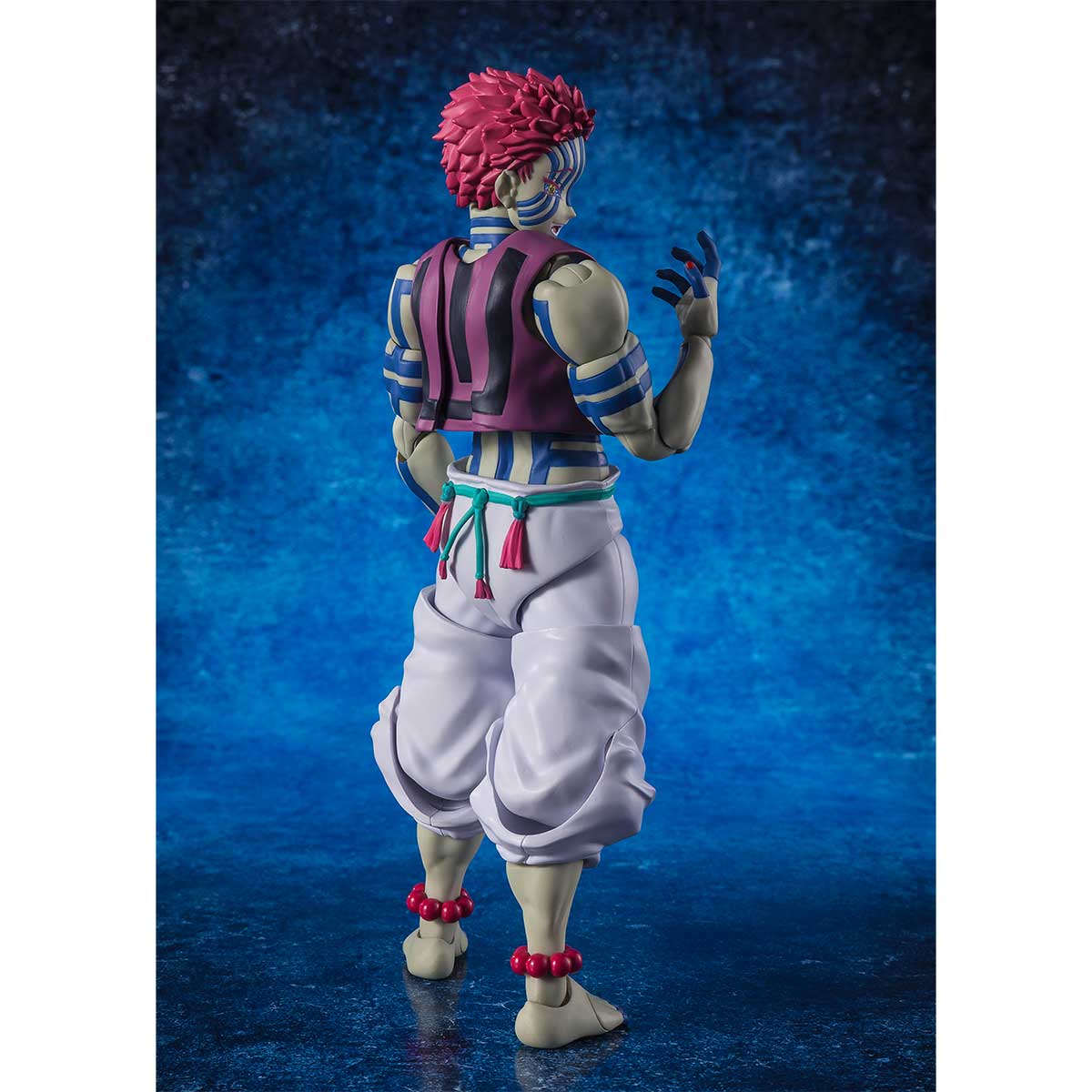 FIGURA ARTICULADA -S.H.FIGUARTS AKAZA TAMASHII NATIONS